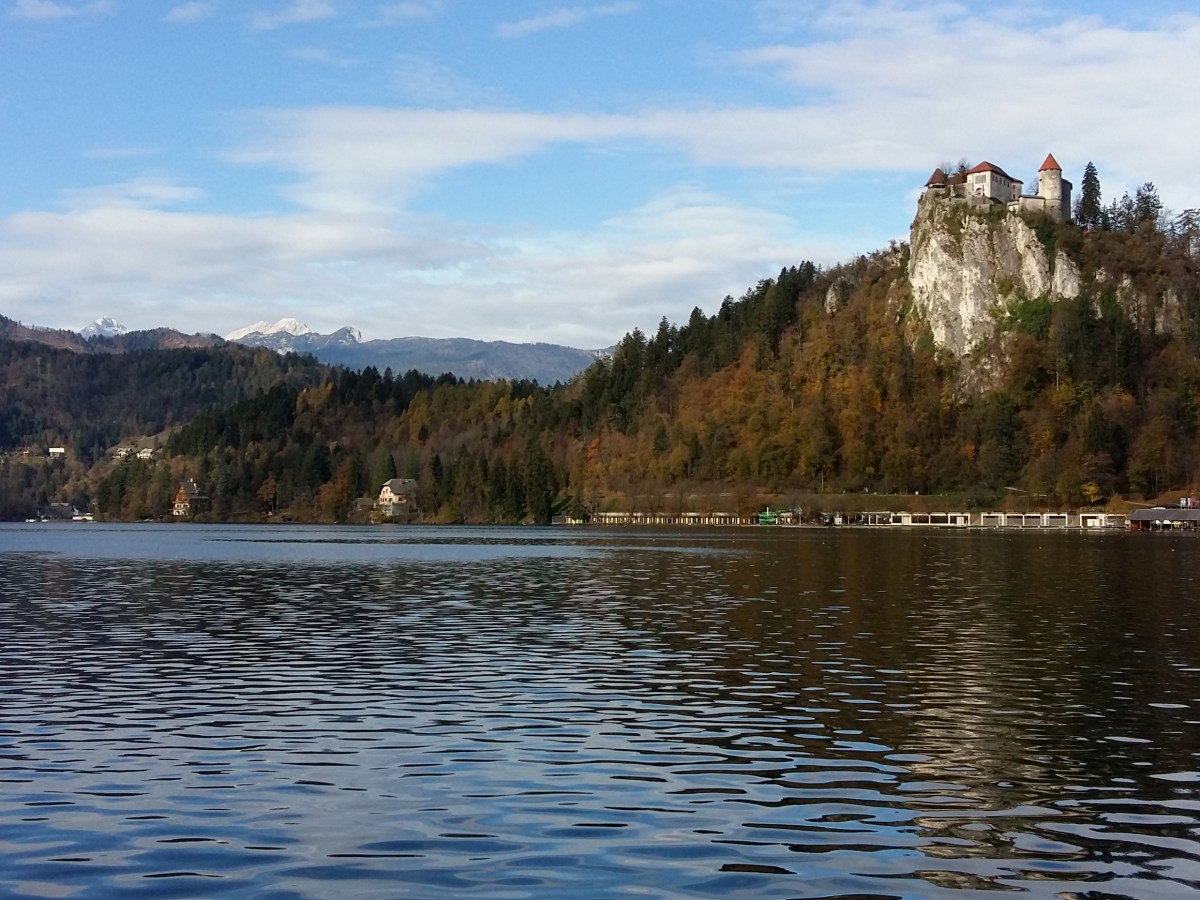 Slovene listening and reading pravljica Zakleti Zaklad Part&nbsp;1